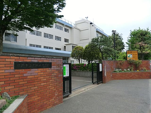 Junior high school. 491m to Hino Municipal Osakaue junior high school