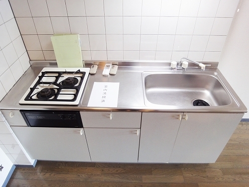 Kitchen.  ☆ Two-burner gas stove with a kitchen ☆