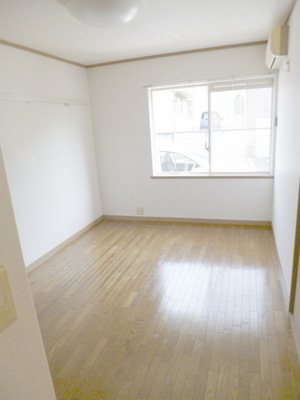 Other room space. All flooring