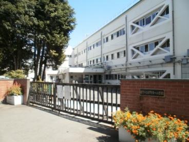 Primary school. 1100m to Hino Municipal fourth elementary school