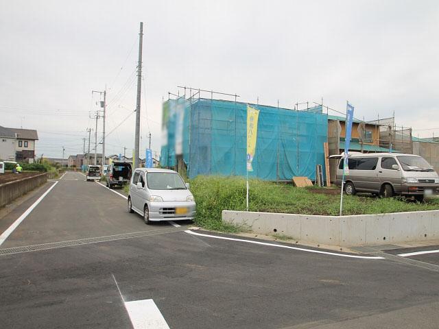 Local photos, including front road. Hino Shinmachi 4-chome contact road