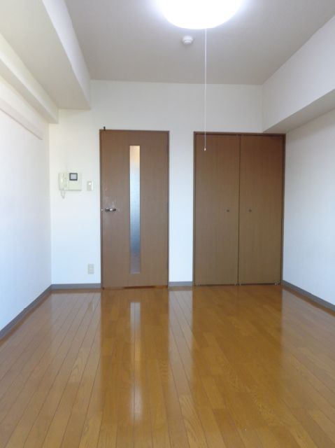 Living and room. Flooring is 7.5 tatami rooms ☆