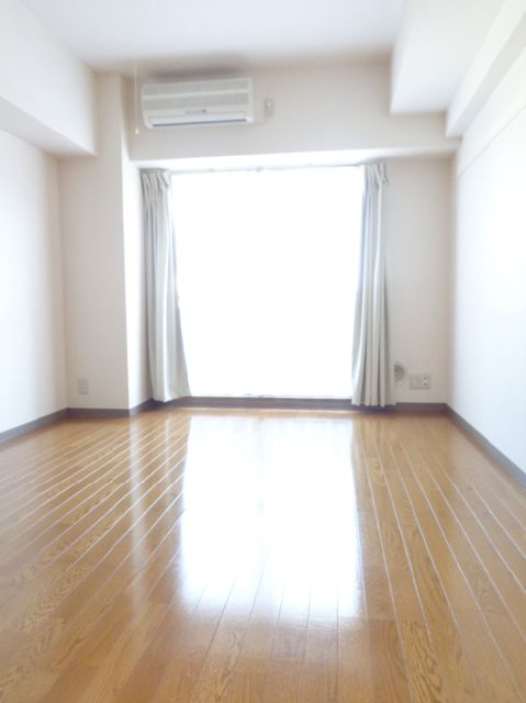 Living and room. Bright room ☆