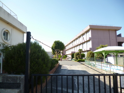 Primary school. 453m to Hino eighth elementary school (elementary school)