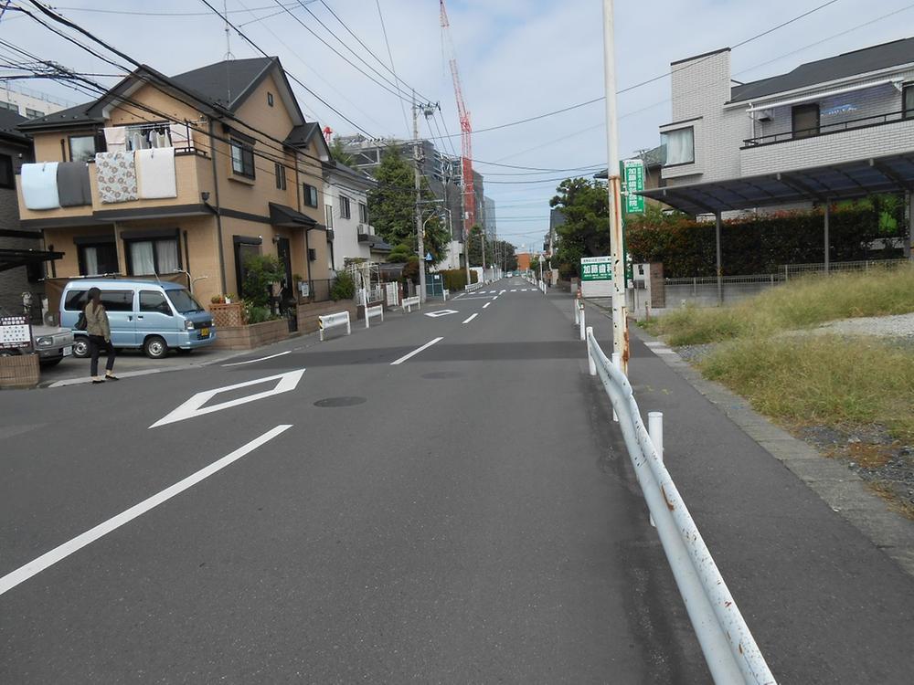 Local photos, including front road. Local (September 2013) Shooting The entire width of the road about 10m