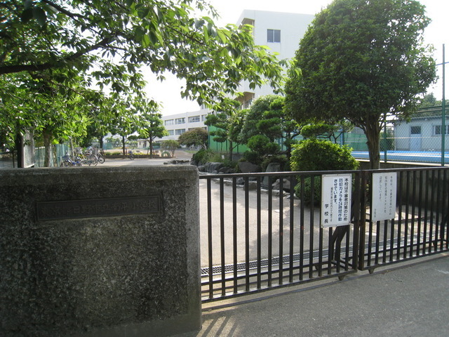 Primary school. Nanping to elementary school (elementary school) 966m