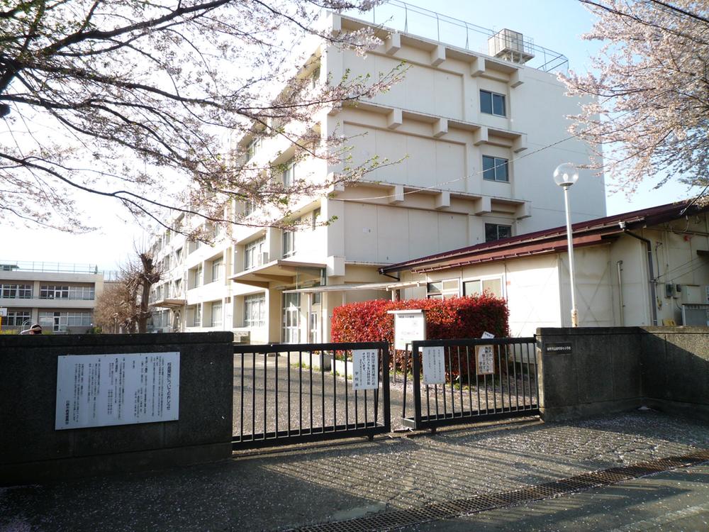Primary school. 150m to Hino Municipal Hino seventh elementary school