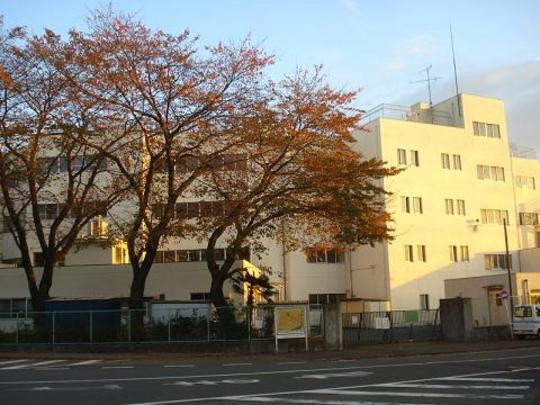 Primary school. Asahigaoka until elementary school 350m Asahigaoka elementary school 5 minutes walk (about 350m)