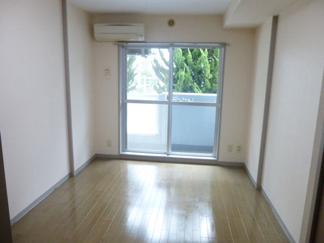 Living and room. South-facing 6.7 Pledge of flooring of the room ☆