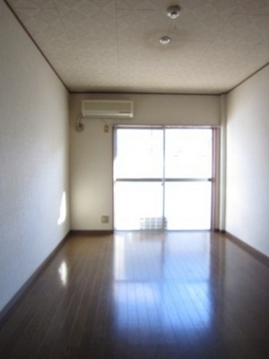 Other room space. Sunny south-facing