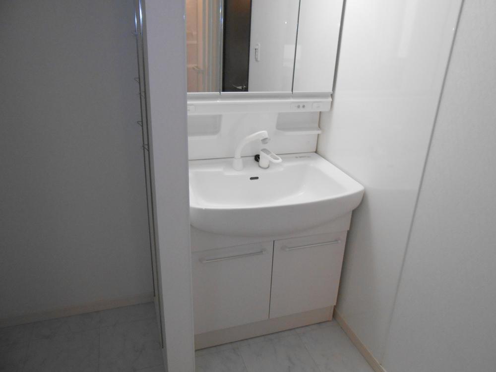 Same specifications photos (Other introspection). Same specifications (wash basin)