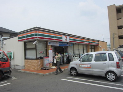 Convenience store. 160m to Seven-Eleven (convenience store)