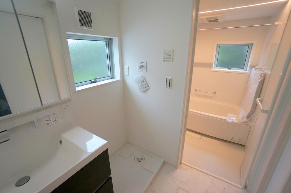 Same specifications photo (bathroom). Example of construction