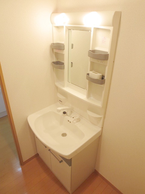 Washroom. Korezo independent wash basin