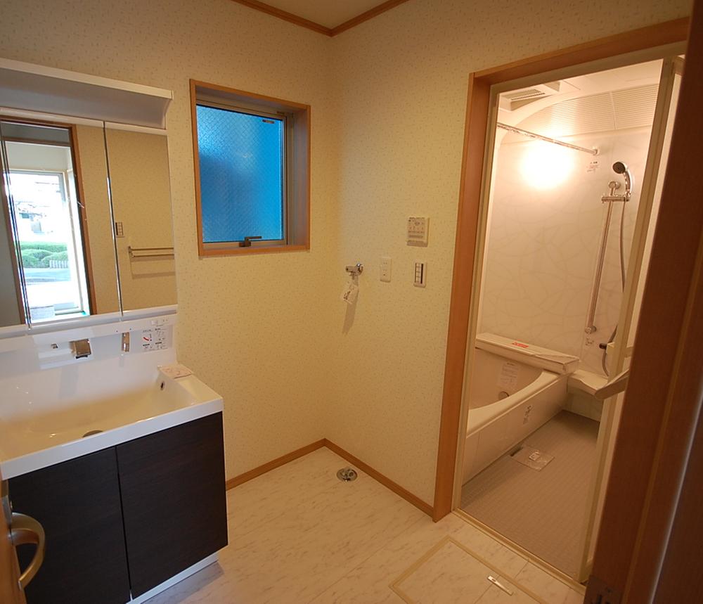 Same specifications photo (bathroom). Example of construction