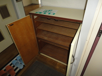 Entrance. Cupboard