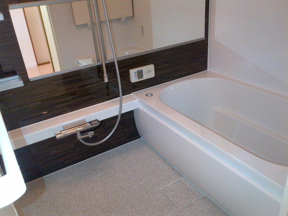 Bathroom. Indoor (11 May 2013) Shooting New replaced.