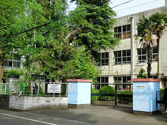Junior high school. 1700m to Hino City second junior high school