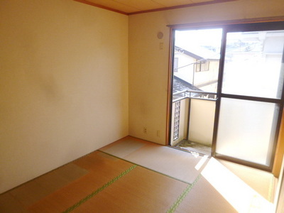 Other room space. A serene Japanese-style