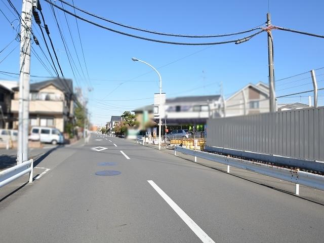 Local photos, including front road. Hinodai 5-chome contact road situation