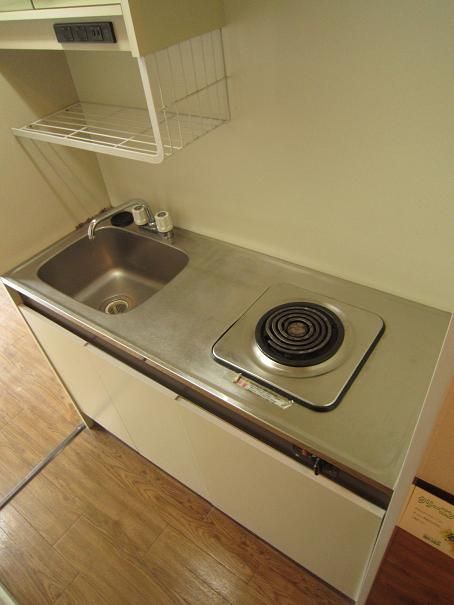 Kitchen. 1-neck electric stove with a kitchen