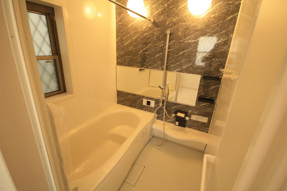 Same specifications photo (bathroom). Seller construction cases