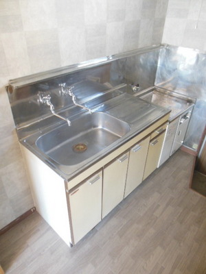 Kitchen. Gas stove installation Allowed