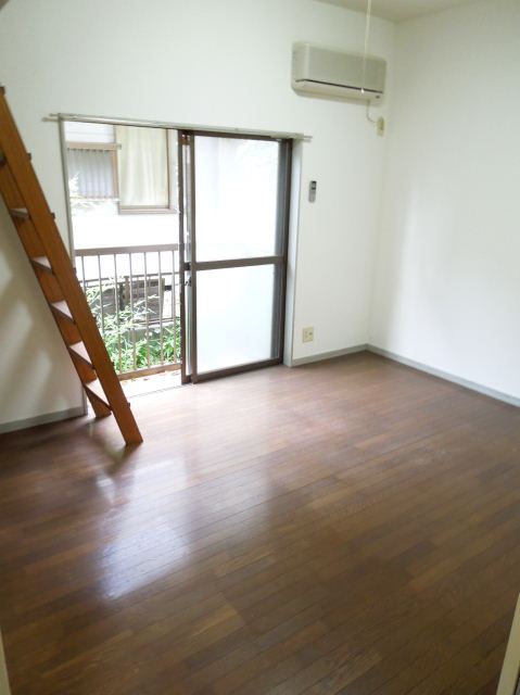 Living and room.  ☆ Flooring is a 6-tatami rooms ☆