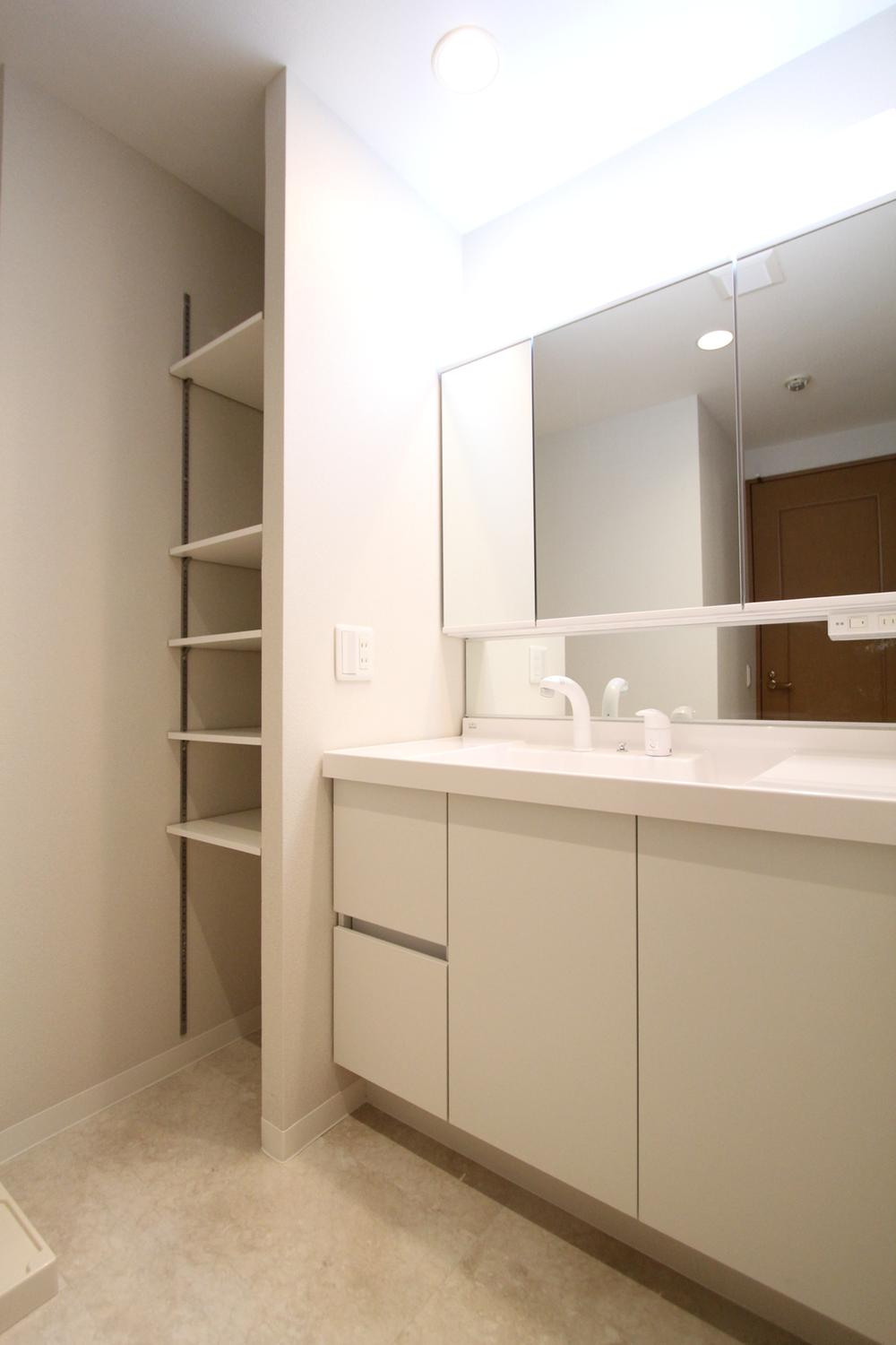 Hino City, Tokyo Manganji 2