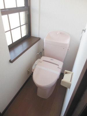 Toilet. Cleaning toilet seat ・ Peace of mind in the heating toilet seat Life