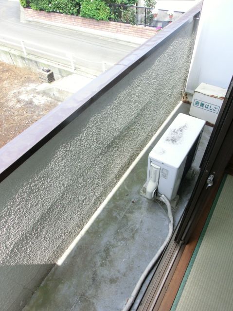 Balcony. Since the washing machine yard is on the veranda not worried the sound in the room