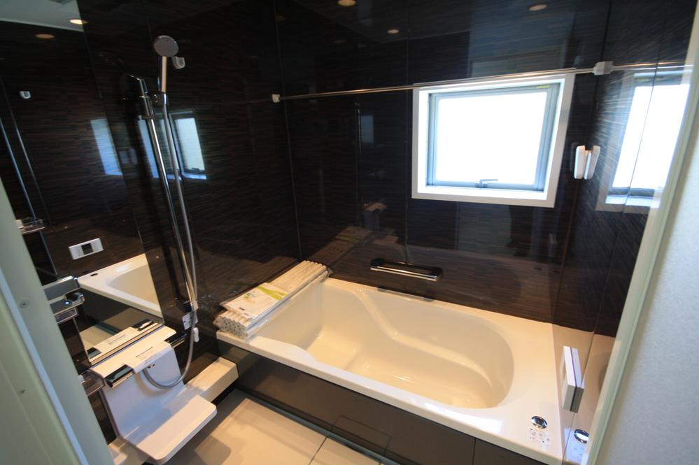 Same specifications photo (bathroom). Seller same specifications