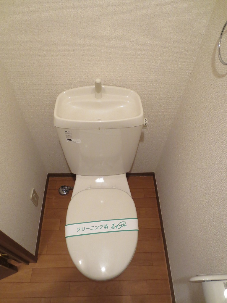 Toilet. It is the room with a clean ☆ 