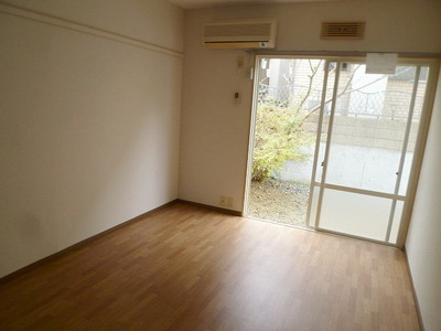 Living and room.  ☆ Flooring of Western-style ☆ 