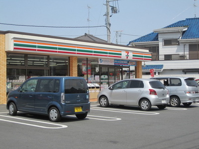 Convenience store. Seven-Eleven Hino Sakae-chome store up (convenience store) 163m