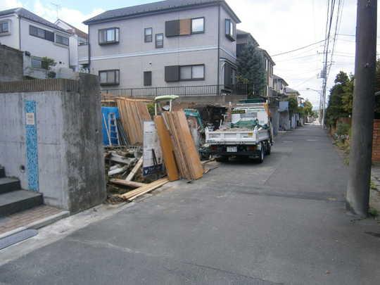 Local photos, including front road. Frontal road