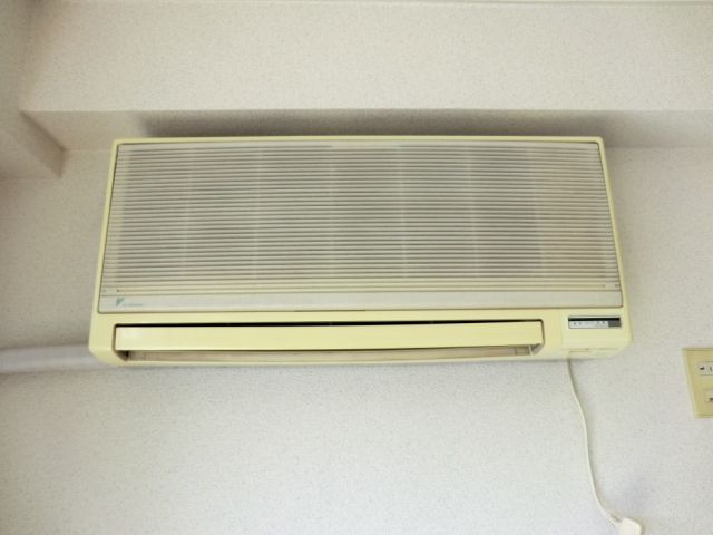Other Equipment. Air conditioning comes with ☆ 