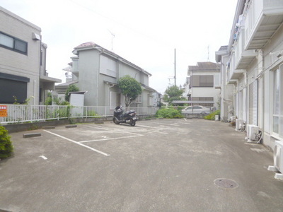 Parking lot. Hiroi-site parking