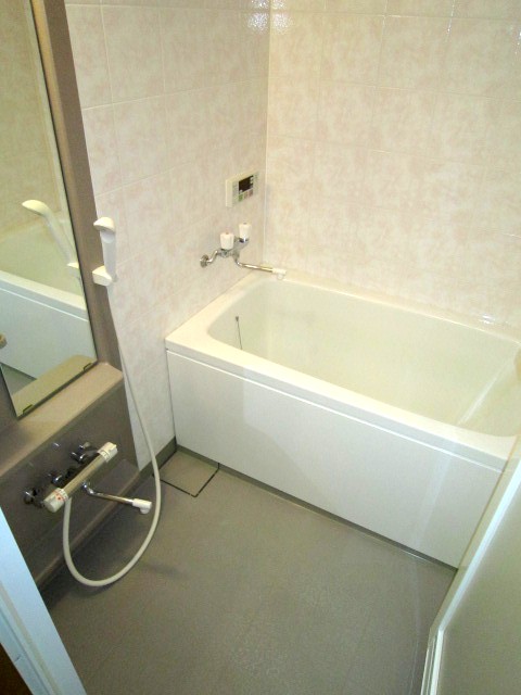 Bath. Relaxing bath time in Reheating function with bus ☆