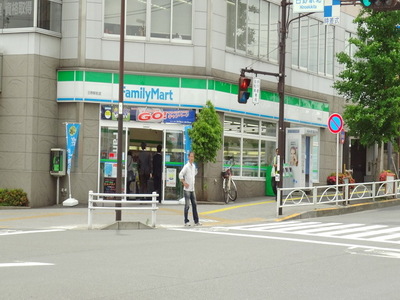 Convenience store. 672m to Family Mart (convenience store)