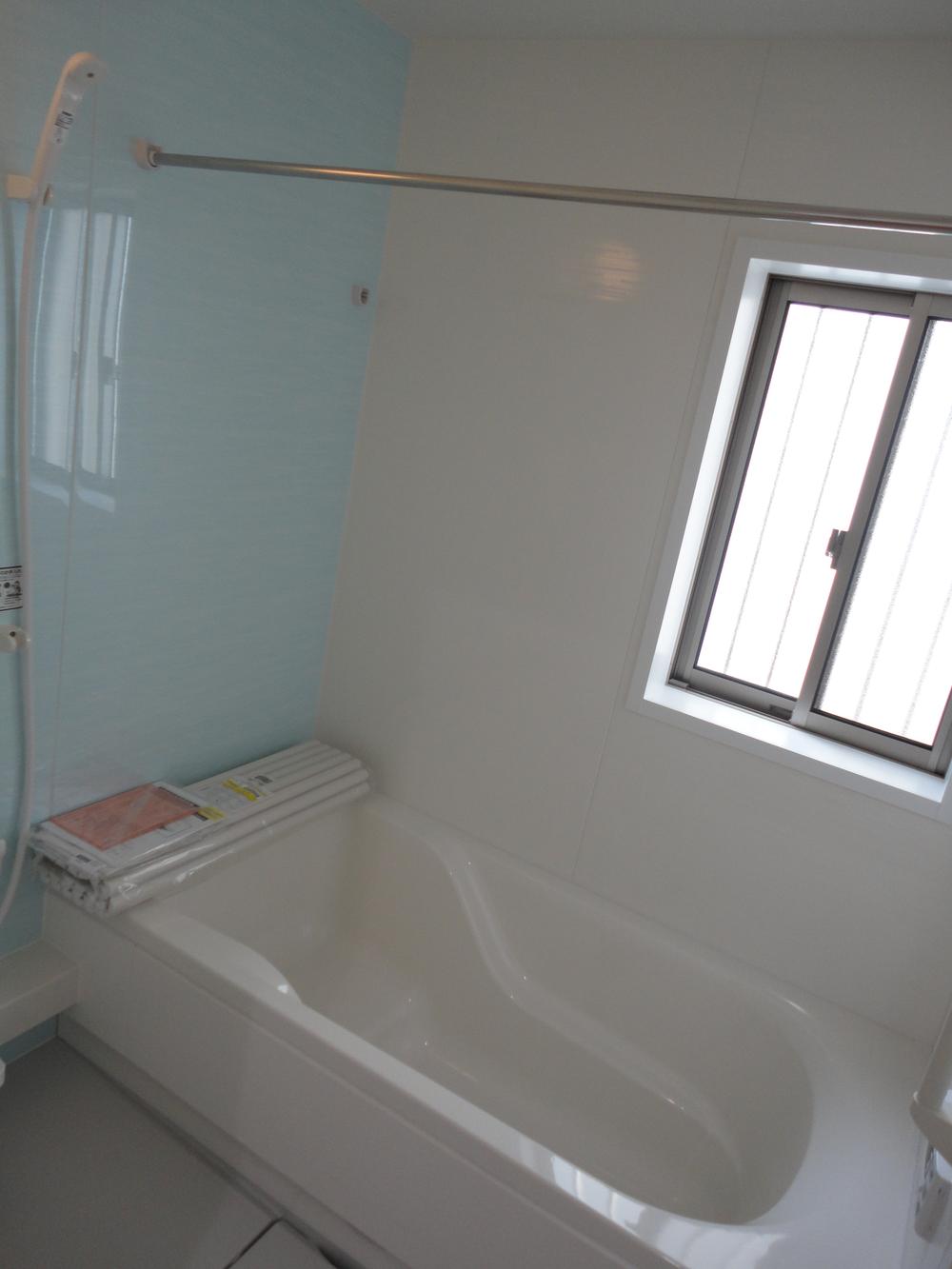 Same specifications photo (bathroom). Same specifications With bathroom dryer