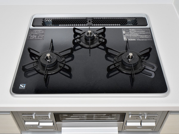 Kitchen.  [Hyper-glass coat the top plate (3-neck gas stove)] 3-neck gas stove with grill, Temperature control with a function to prevent overheating. Grill in anhydrous double-sided grill, Glass top is excellent in the beauty and strength of the impact, It is also easy to wipe clean everyday.