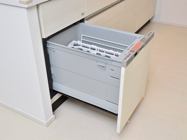 Kitchen.  [Built-in dishwasher] A lot of crockery, Firmly washed with small amount of water. Disinfection cleaning ・ Drying function also attached and is sanitary.