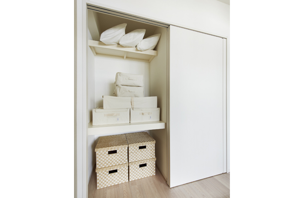  [Futon closet] I'm happy there depth storage is in the LD beside. Futon, of course, Also it can be accommodated, such as costume case. Since the left and right two sides amount of storage is also rich
