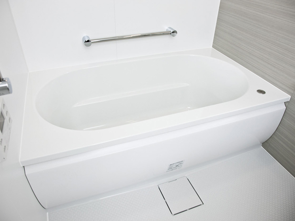 Bathing-wash room.  [Warm bath] Use a heat-insulating material to keep warm the tub directly. Because the hot water is hard to cool down, It decreases the number of reheating, It will lead to savings of gas prices.