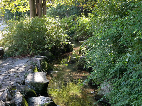 Surrounding environment. Kurokawa clear stream park (about 740m ・ A 10-minute walk)