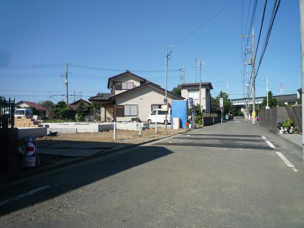 Local photos, including front road. Local (10 May 2013) Shooting