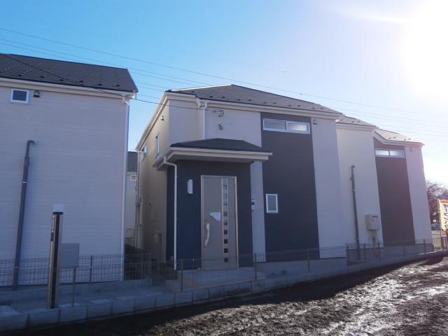 Local appearance photo. Building 2