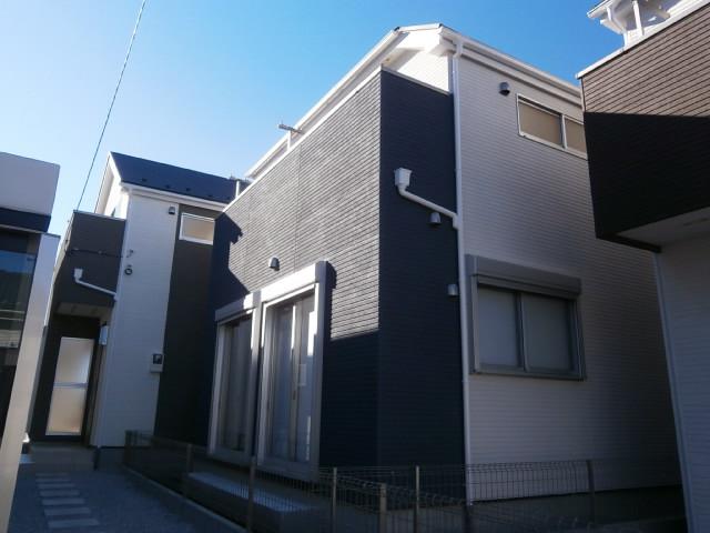 Local appearance photo. Building 2