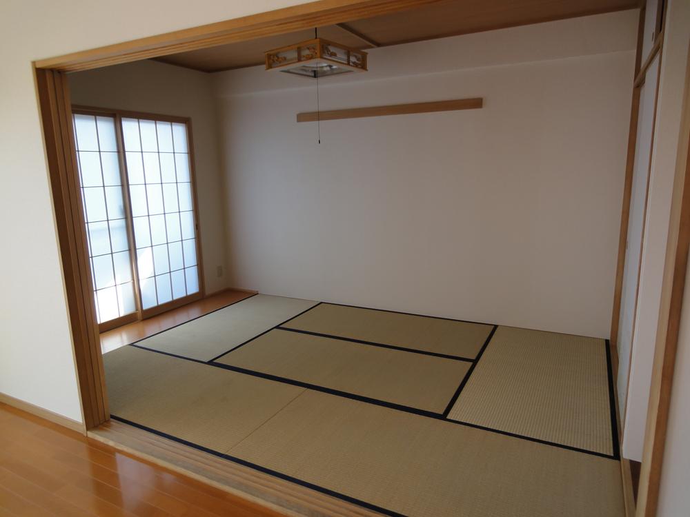 Non-living room. Indoor (March 2013) Shooting